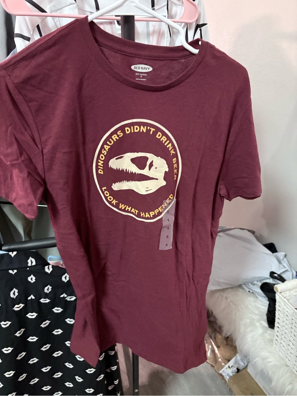 Old Navy Maroon Short-Sleeve Tee with Cream Dinosaur Skull Graphic